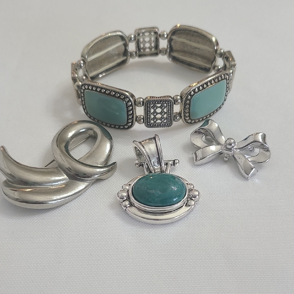 Silver and Turquoise Jewelry Set